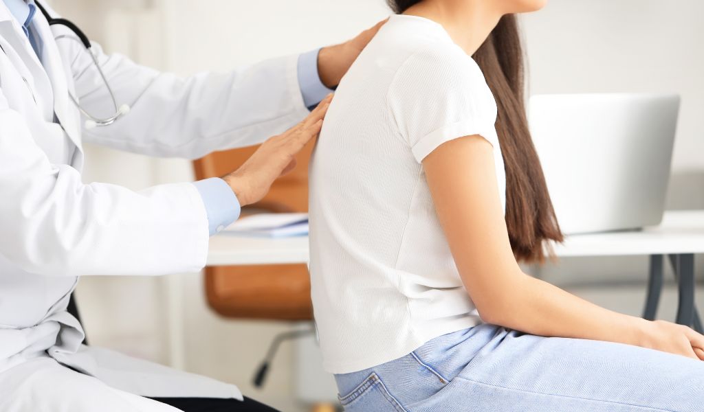 Understanding Scoliosis treatment at Lakeside Spine and Wellness